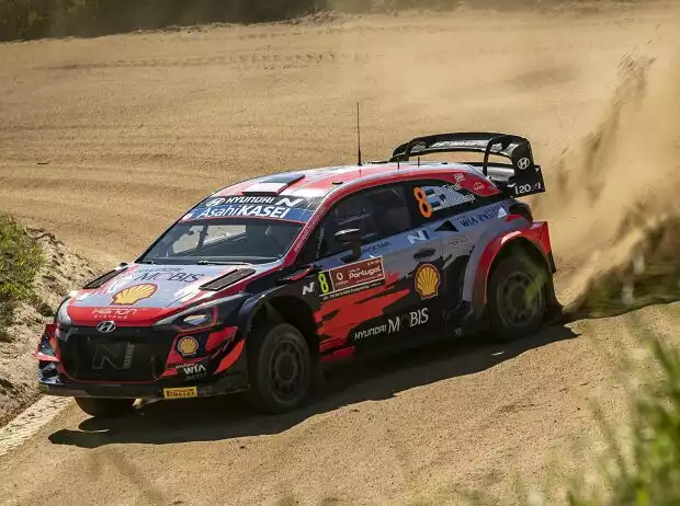 Ott Tänak im Hyundai i20 WRC bei der Rallye Portugal 2021 Titel-Bild zur News: Ott Tänak im Hyundai i20 WRC bei der Rallye Portugal 2021