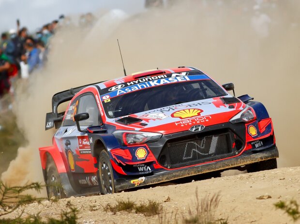 Dani Sordo im Hyundai i20 R WRC bei der Rallye Portugal 2021 Dani Sordo im Hyundai i20 R WRC bei der Rallye Portugal 2021