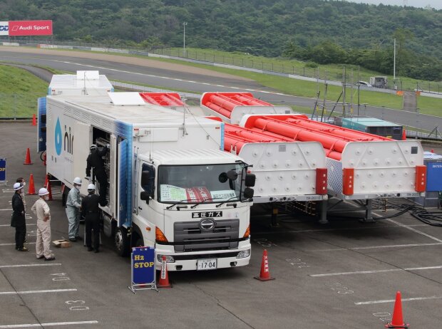 Toyota Wasserstofftankstelle bei den 24h Fuji