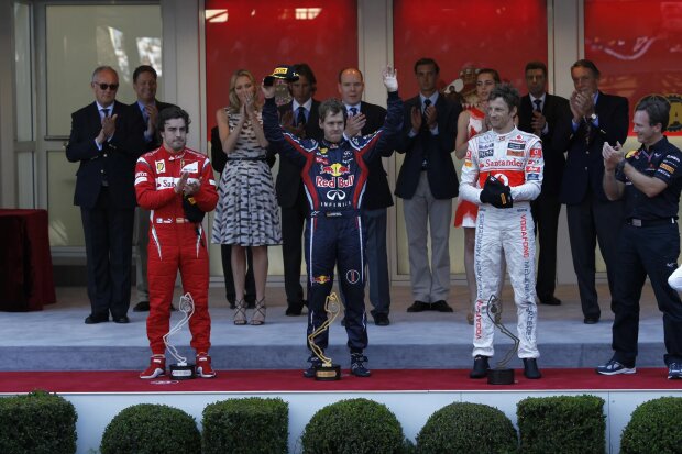 Sebastian Vettel Fernando Alonso Jenson Button Ferrari Ferrari F1Red Bull Red Bull F1McLaren McLaren F1 ~Sebastian Vettel (Aston Martin), Fernando Alonso (Alpine) und Jenson Button ~ Sebastian Vettel Fernando Alonso Jenson Button Ferrari Ferrari F1Red Bull Red Bull F1McLaren McLaren F1 ~Sebastian Vettel (Aston Martin), Fernando Alonso (Alpine) und Jenson Button ~