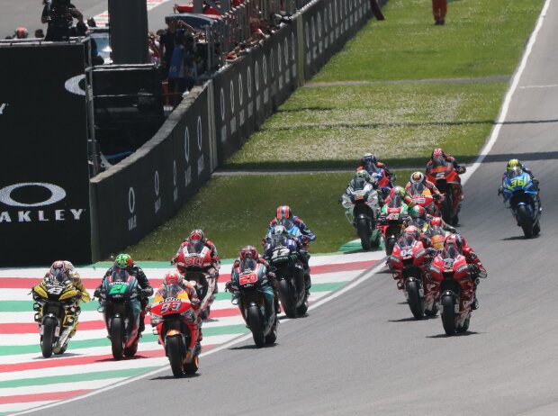 Start zum GP Italien 2019 in Mugello: Marc Marquez führt Start zum GP Italien 2019 in Mugello: Marc Marquez führt