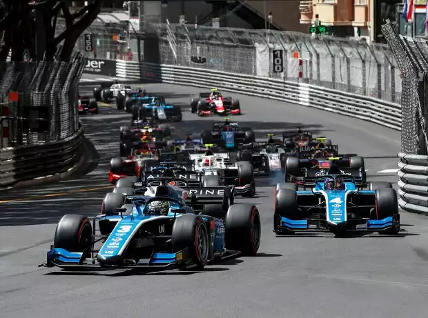 Start des ersten Sprintrennens der Formel 2 in Monaco 2021 Titel-Bild zur News: Start des ersten Sprintrennens der Formel 2 in Monaco 2021