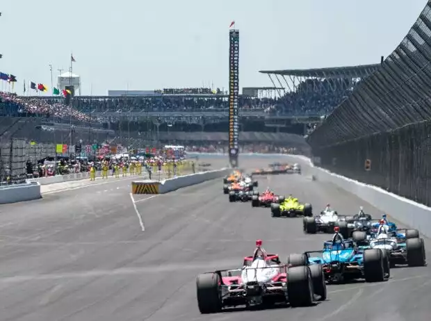 Renn-Action beim Indy 500 der IndyCar-Saison 2021 Titel-Bild zur News: Renn-Action beim Indy 500 der IndyCar-Saison 2021
