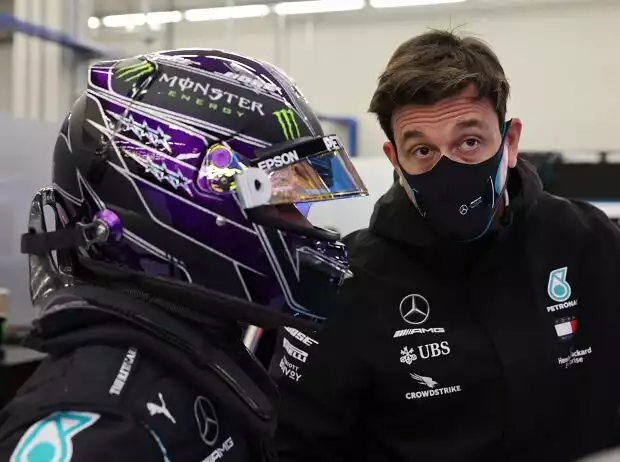 Lewis Hamilton, Toto Wolff Titel-Bild zur News: Lewis Hamilton, Toto Wolff