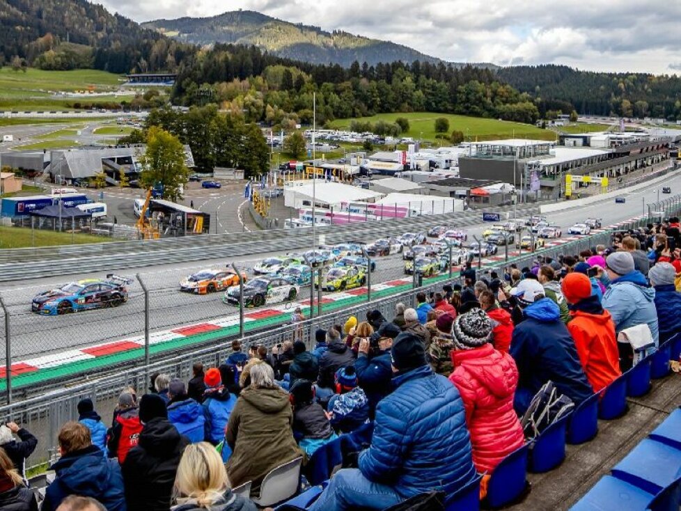 ADAC GT Masters, Tribüne, Start, Zuschauer, Fans