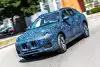 Bild zum Inhalt: Maserati Grecale zeigt sich als Prototyp auf offiziellen Fotos