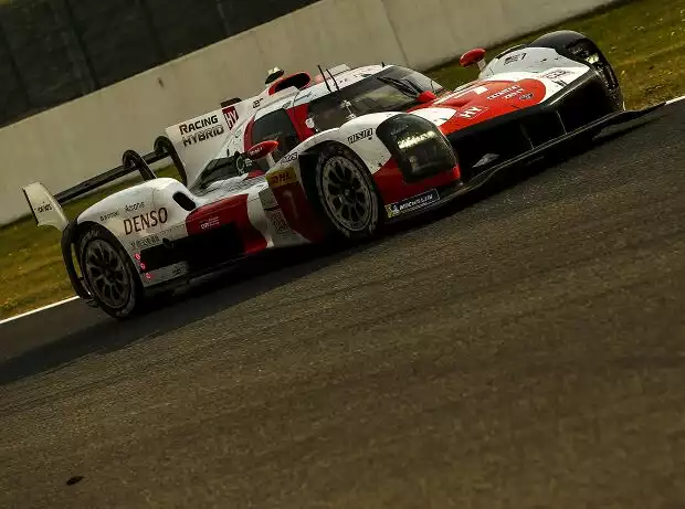 Titel-Bild zur News: Mike Conway, Kamui Kobayashi