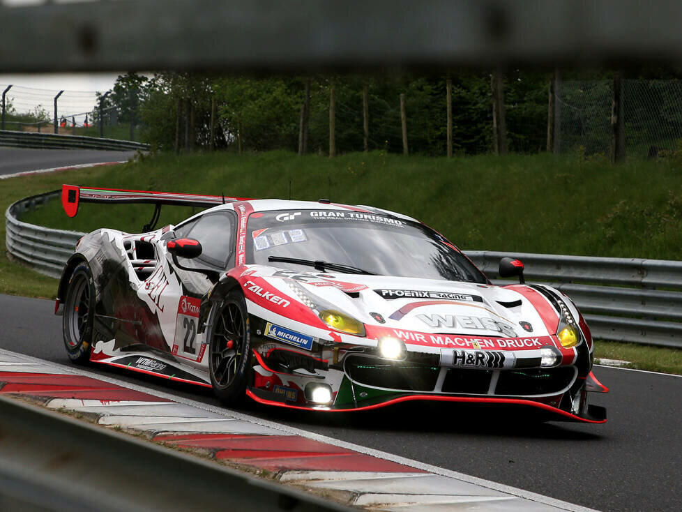 WTM-Racing Ferrari beim Qualifying zum 24h-Rennen auf der Nürburgring-Nordschleife