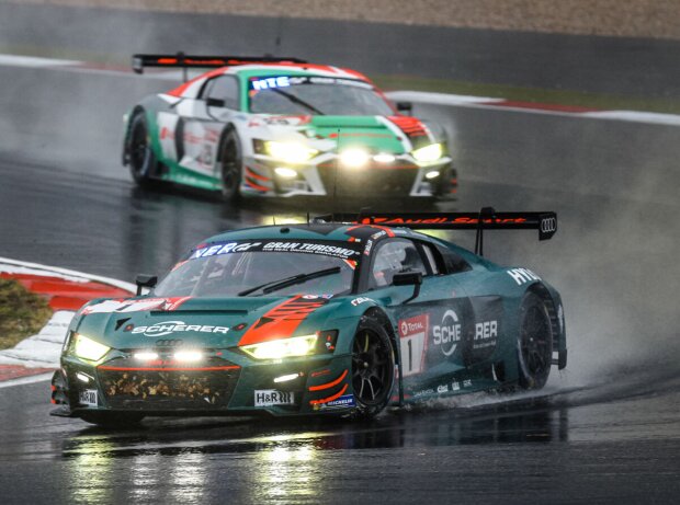 Titel-Bild zur News: GT3-Fahrzeuge von Audi im Regen auf dem Nürburgring