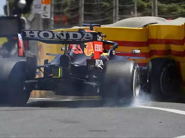 Titel-Bild zur News: Max Verstappens Unfall im dritten Freien Training zum Grand Prix von Aserbaidschan 2021