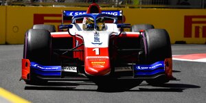Formel 2 in Baku: Schwarzman mit dominantem Start-Ziel-Sieg
