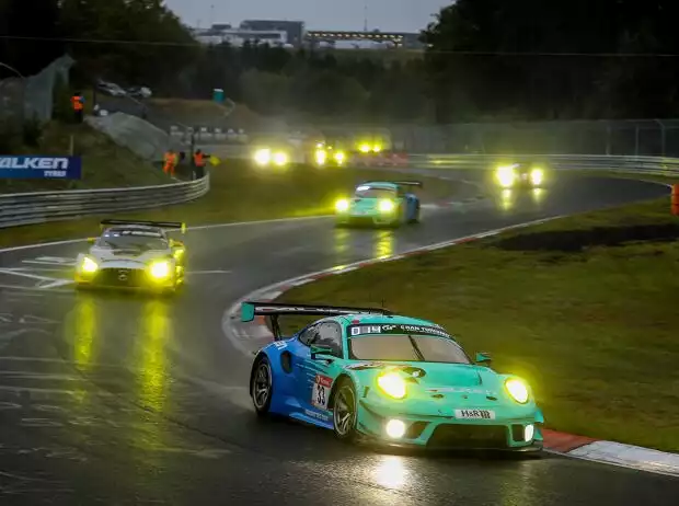 Falken-Porsche beim 24h-Rennen Nürburgring 2020 Titel-Bild zur News: Falken-Porsche beim 24h-Rennen Nürburgring 2020