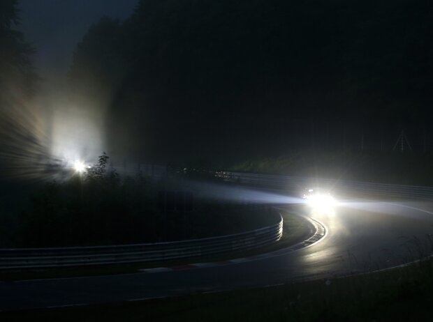 Titel-Bild zur News: Nürburgring-Nordschleife im Nebel