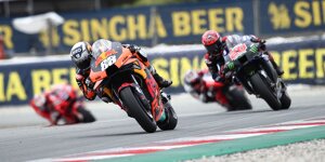 MotoGP in Barcelona 2021: KTM-Fahrer Oliveira siegt, Strafe gegen Quartararo