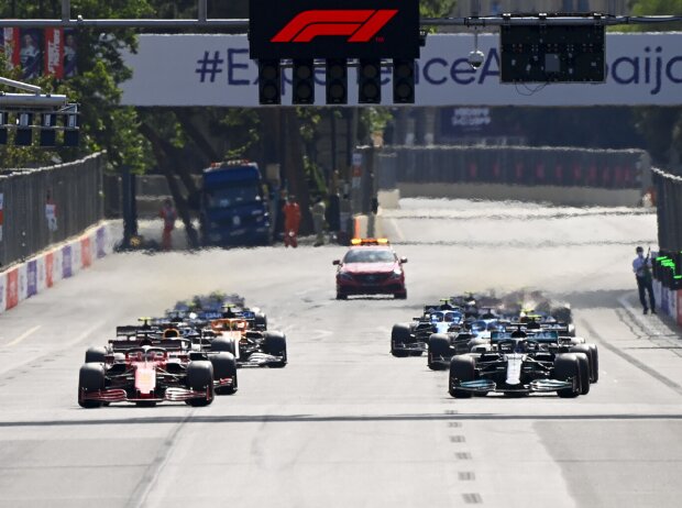 Titel-Bild zur News: Charles Leclerc, Lewis Hamilton, Max Verstappen