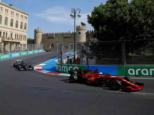 Charles Leclerc, Lewis Hamilton Titel-Bild zur News: Charles Leclerc, Lewis Hamilton