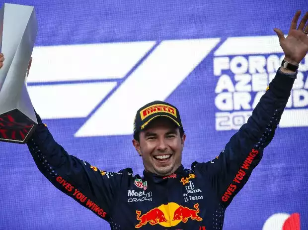 Sergio Perez Pokal Siegerehrung Titel-Bild zur News: Sergio Perez Pokal Siegerehrung
