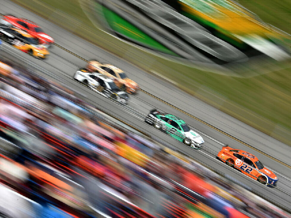 Renn-Action auf dem Talladega Superspeedway