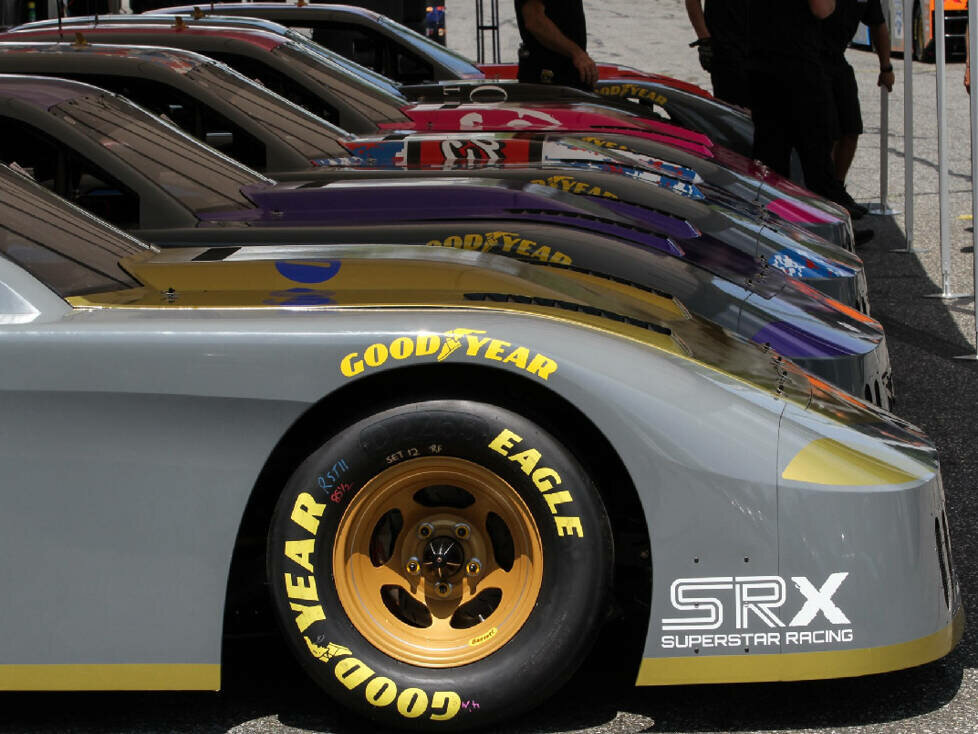 SRX: Superstar Racing Experience