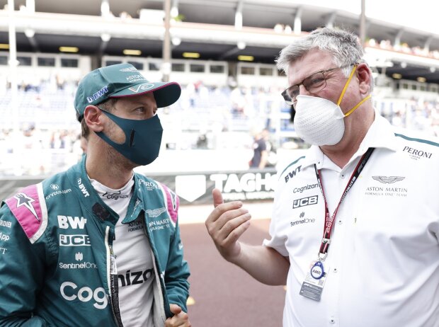 Sebastian Vettel, Otmar Szafnauer Sebastian Vettel, Otmar Szafnauer