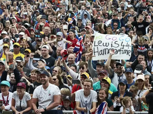 Fans Titel-Bild zur News: Fans