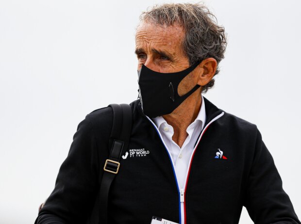 Alain Prost im Paddock des Portugal-Grand-Prix 2021 in Portimao