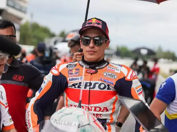 Marc Marquez wartet in der Startaufstellung. Titel-Bild zur News: Marc Marquez wartet in der Startaufstellung.