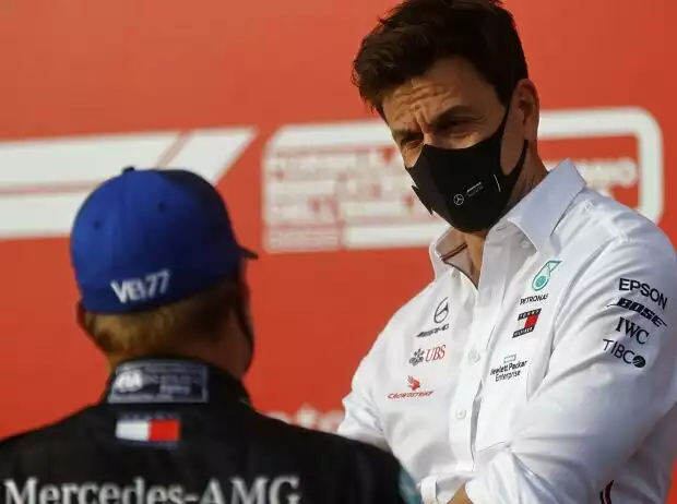 Valtteri Bottas, Toto Wolff Titel-Bild zur News: Valtteri Bottas, Toto Wolff