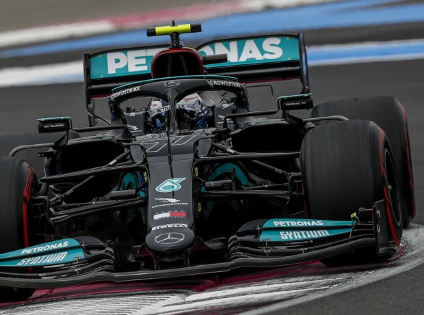 Titel-Bild zur News: Valtteri Bottas im Mercedes W12 beim Frankreich-Grand-Prix 2021 in Le Castellet