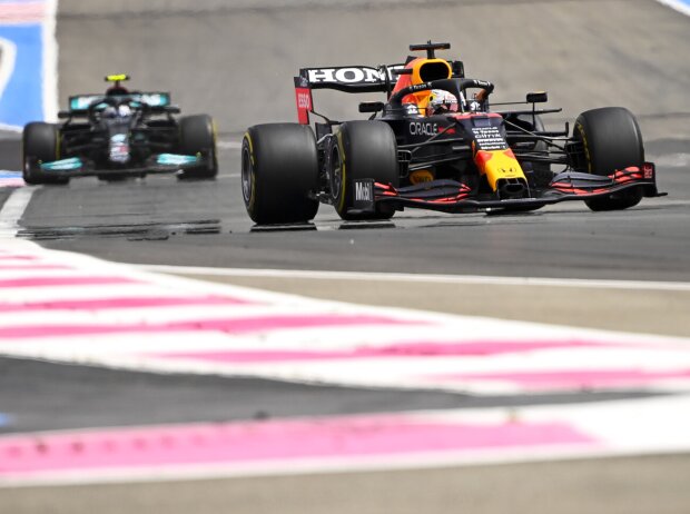 Titel-Bild zur News: Max Verstappen vor Valtteri Bottas beim Grand Prix von Frankreich in Le Castellet (Circuit Paul Ricard) 2021
