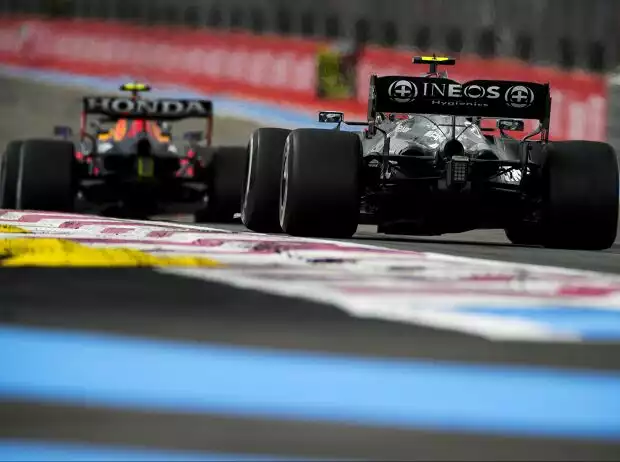Sergio Perez vor Valtteri Bottas in Le Castellet Titel-Bild zur News: Sergio Perez vor Valtteri Bottas in Le Castellet