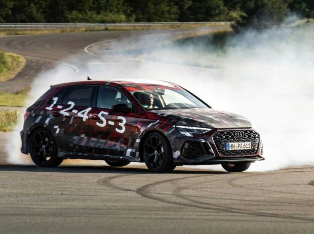 Titel-Bild zur News: Audi RS 3 (2021) Sneak Preview