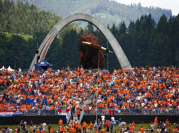 Max Verstappen, Fans in Spielberg Titel-Bild zur News: Max Verstappen, Fans in Spielberg