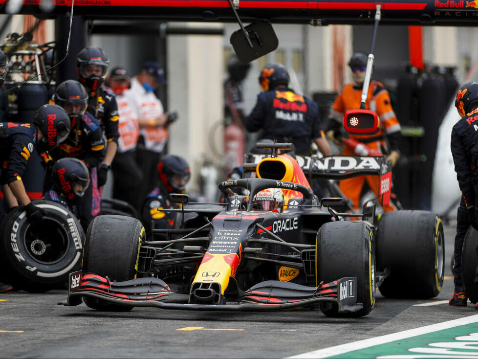 Max Verstappen (Red Bull) beim Boxenstopp