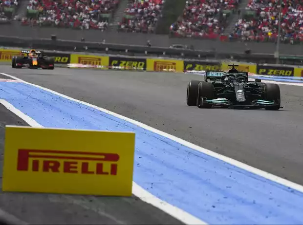 Lewis Hamilton (Mercedes) vor Max Verstappen (Red Bull) in Le Castellet Titel-Bild zur News: Lewis Hamilton (Mercedes) vor Max Verstappen (Red Bull) in Le Castellet