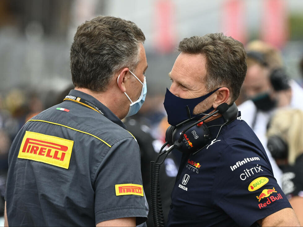 Pirelli-Manager Mario Isola und Christian Horner von Red Bull
