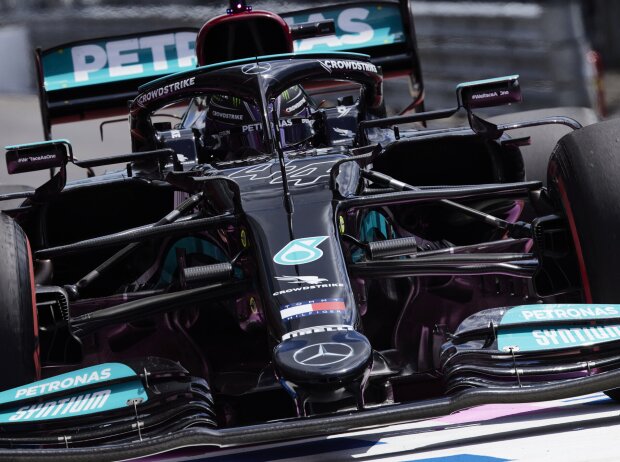 Titel-Bild zur News: Lewis Hamilton (Mercedes) im Training zum Grand Prix der Steiermark auf dem Red-Bull-Ring in Spielberg (Österreich) 2021