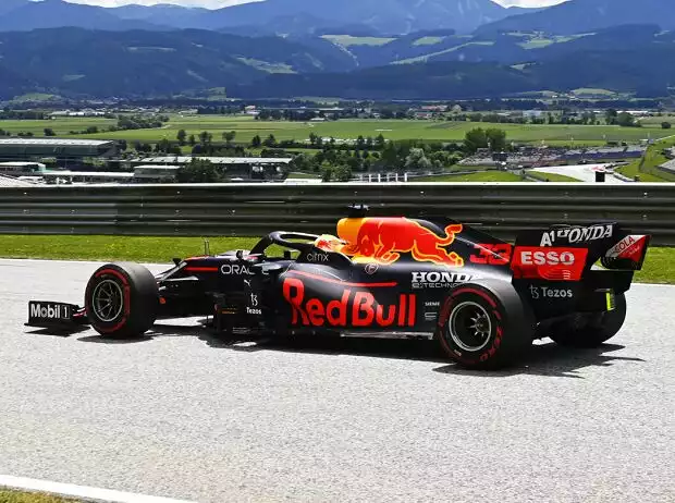 Max Verstappen (Red Bull) im Training von Spielberg Titel-Bild zur News: Max Verstappen (Red Bull) im Training von Spielberg