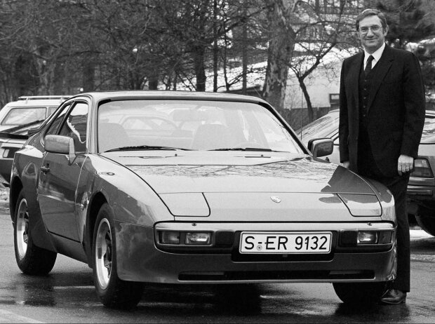 Peter W. Schutz am Porsche 944