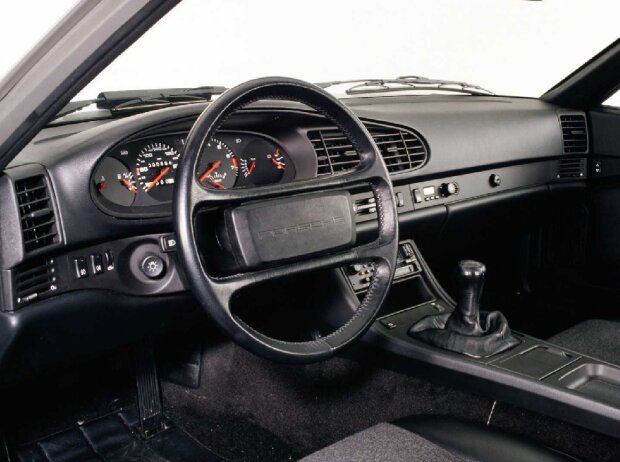 Der Innenraum des Porsche 944 ab 1985