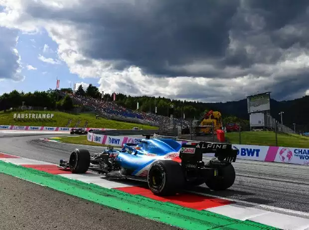 Formel-1-Pilot Fernando Alonso (Alpine) beim Großen Preis der Steiermark auf dem Red-bUll-Ring in Spielberg Titel-Bild zur News: Formel-1-Pilot Fernando Alonso (Alpine) beim Großen Preis der Steiermark auf dem Red-bUll-Ring in Spielberg