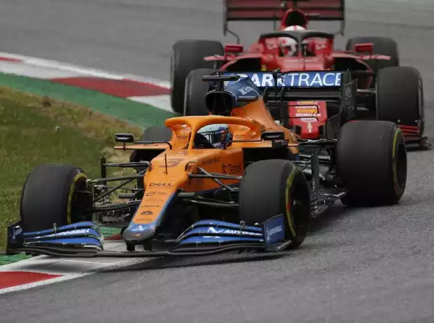 Titel-Bild zur News: Daniel Ricciardo (McLaren) und Charles Leclerc (Ferrari) beim Formel-1-Grand-Prix der Steiermark 2021 in Spielberg auf dem Red Bull Ring