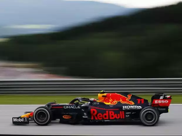 Formel-1-Pilot Sergio Perez (Red Bull) beim Großen Preis der Steiermark auf dem Red-Bull-Ring Titel-Bild zur News: Formel-1-Pilot Sergio Perez (Red Bull) beim Großen Preis der Steiermark auf dem Red-Bull-Ring
