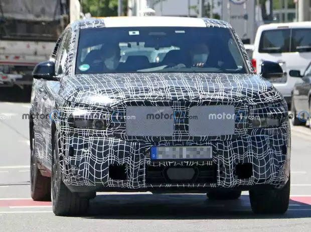 BMW X8 Titel-Bild zur News: BMW X8