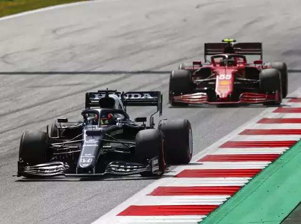 Titel-Bild zur News: Yuki Tsunoda, Carlos Sainz