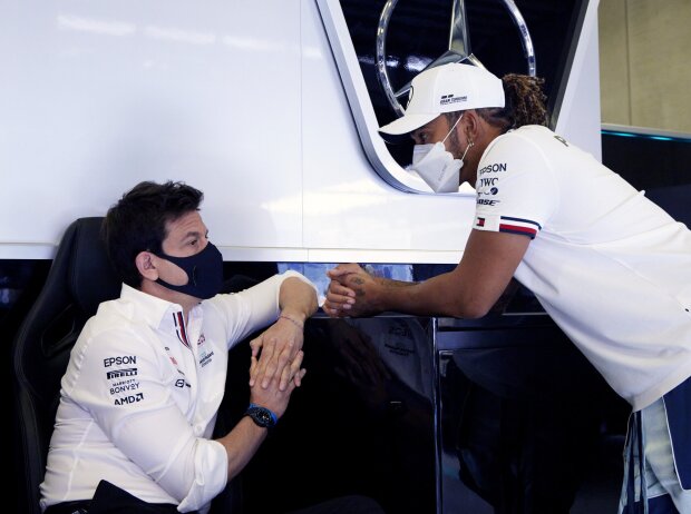 Lewis Hamilton, Toto Wolff Lewis Hamilton, Toto Wolff
