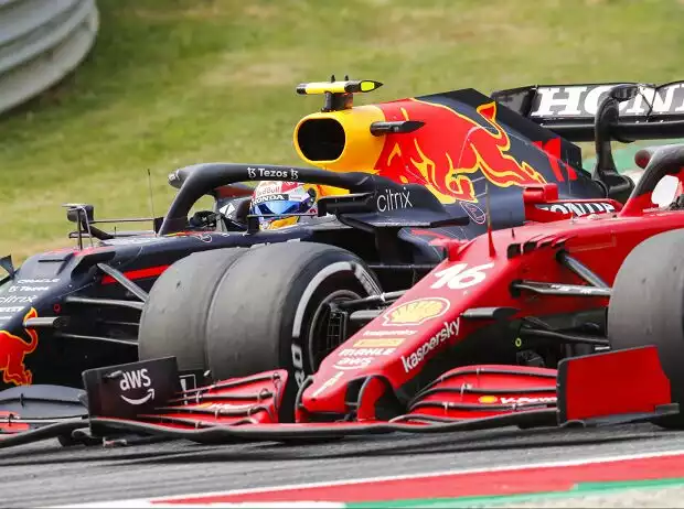 Sergio Perez (Red Bull) und Charles Leclerc (Ferrari) im Duell auf dem Red Bull Ring (Spielberg) Titel-Bild zur News: Sergio Perez (Red Bull) und Charles Leclerc (Ferrari) im Duell auf dem Red Bull Ring (Spielberg)