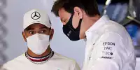 Bild zum Inhalt: Lewis Hamilton: "Max läuft uns gerade auf und davon"