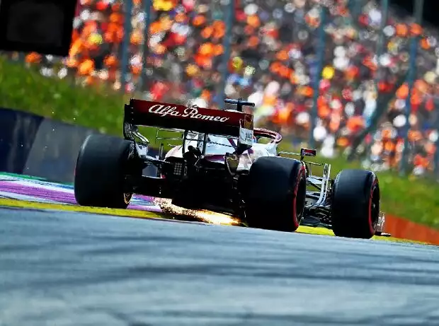 Kimi Räikkönen (Alfa Romeo) beim Österreich-Grand-Prix der Formel 1 auf dem Red-Bull-Ring in Spielberg Titel-Bild zur News: Kimi Räikkönen (Alfa Romeo) beim Österreich-Grand-Prix der Formel 1 auf dem Red-Bull-Ring in Spielberg