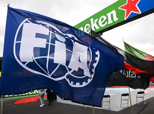 FIA-Flagge Titel-Bild zur News: FIA-Flagge